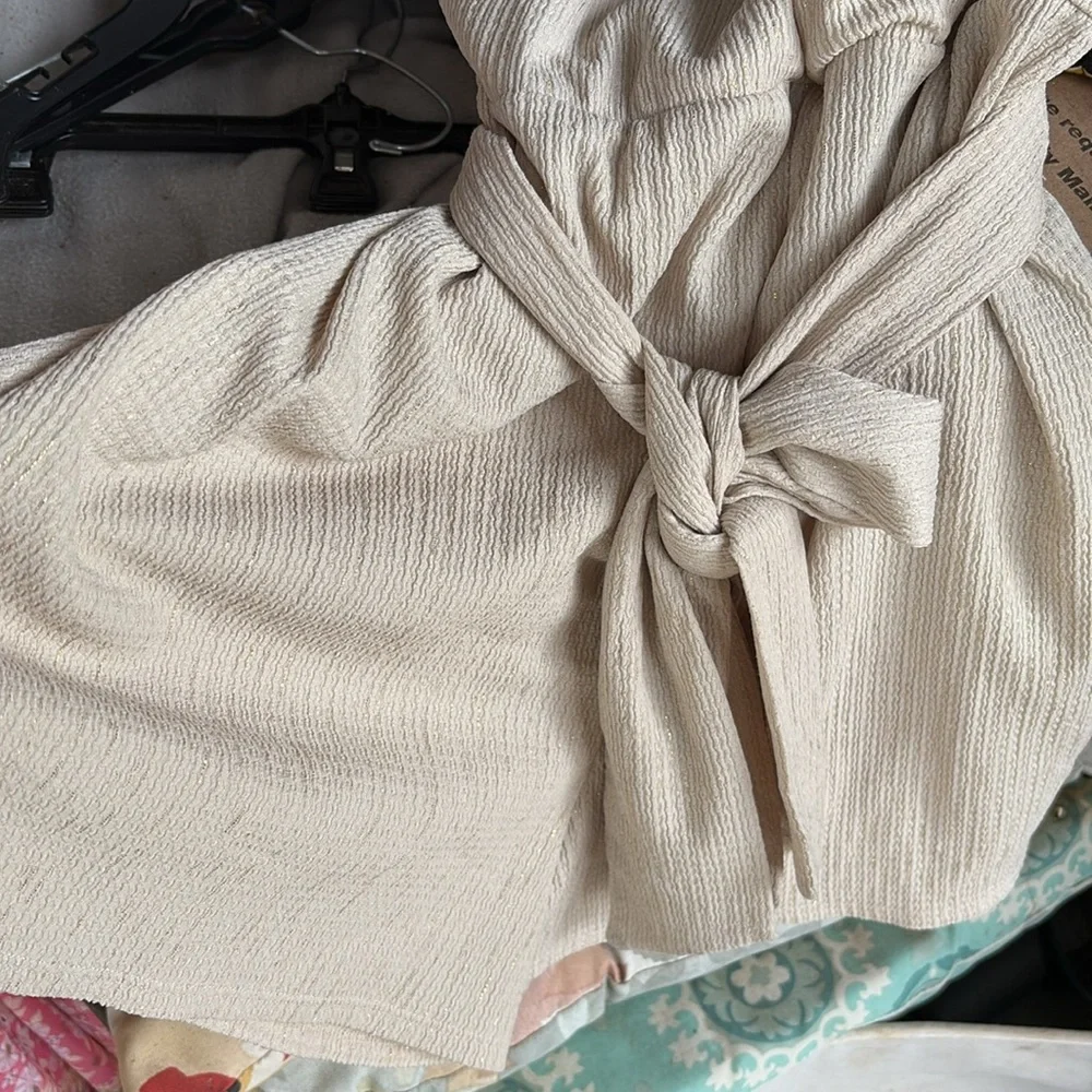 NWT H&M Cream Wrap Tie Front Short Sleeve Romper - Picture 5 of 5